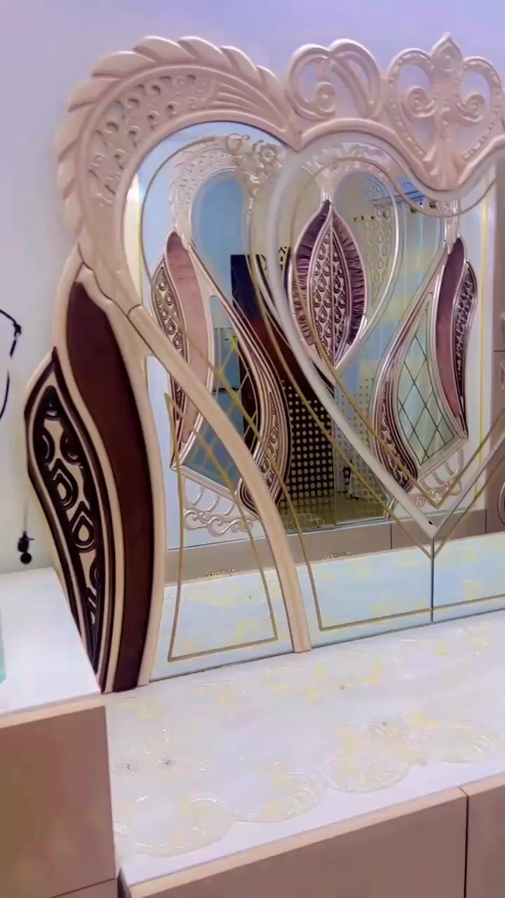 السلام عليكم لبيع غرفه تركيه بسعر جدا مناسب ٤٠٠
لونهه بيجي وابيض 
نظام الكنتور سلايت 
تصميم تركي


**إذا كنت صاحب هذا الإعلان وتريد حذفه لأي سبب، رجاءا أرسل رسالة إلى الدعم الفني**