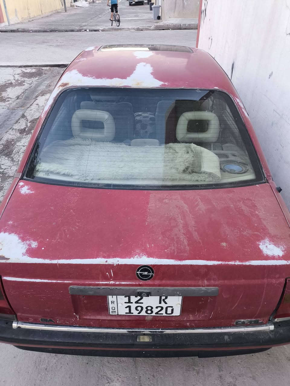 سلام عليكم 
اوبل اوميكا موديل 1993
سياره كير محرك شرط 
كير عادي محرك 4سلندر
تنته كهرب الجوم الاماميه كهرب 
تبريد نقص غاز 
السيارة باسمي سنويه شرط التحويل 
السيارة نظيفه
المكان الموصل 
السعر التواصل على الرقم 
***********
