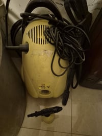 مكنسة كهربائية • مستخدمة ٣ مرات • مخزنة سنين