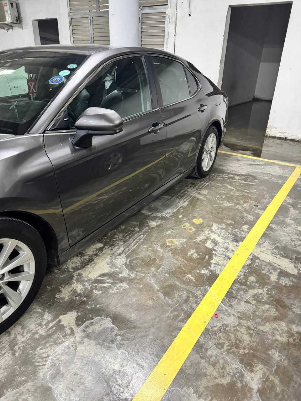 تويوتا كامري محسن  2023 LE
بسعر 189.

بيه مجال حك الجيه

  

رقم الشمال اربيل السيارة بسمي.

 سونية جديده 

هزة جديده 

رادارات بالمرايه

و تحذير رادارات خلفيه بالكامرة 

   

ماشيه  94 ميل Mile

وارد امريكي

 بدون  دواخل

 بدون ولا ايرباك 

حادثه فقط
 جاملغ جهة السايق تعديل وصبغ  بارد و شخط اباب السايق 

كشن كهرباء 

رادار امامي 

توقف امامي ذاتي 

تحديد مسار 

قيادة ذاتية 

شاشة كبيرة 

كاميرا 

وباقي المواصفات المعروفة 

رقم الشاصي 4T1C11AK7PU778598

شرط التحويل 

مكان السيارة كركوك 

الهاتف

***********

***********
