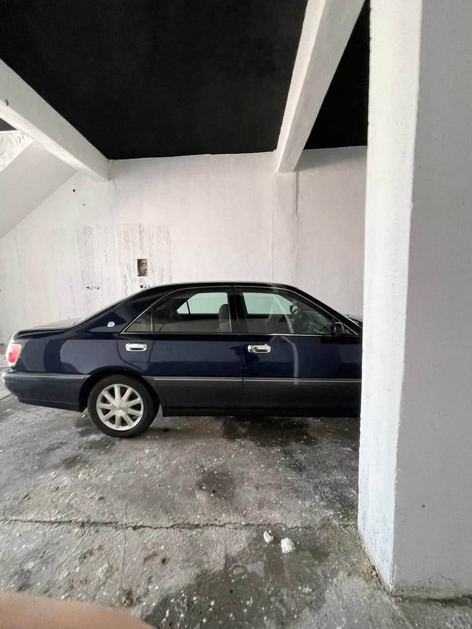 TOYOTA CROWN ROYAL SALON 👑
للبيع تويوتا كراون 2000
اللون         حبري

❗️فقط لليدورZERO وكراتين واصولي وكفاله عامه.

رقم نجف  دخول جديد تسجيل جديد قرار  استوها اسجلت وستوني شديتلها الوحات شرط اسجلت على مادة 48 شرط ثاني يوم المداور بأسم المشتري.

مكفوله كفاله عامه من كص وضربه ونقل جثه ورسميات والاصوليات.

المواصفات 👇
مكينه فيفتي
2دكم
برده خلفيه كهرباء اصليه.
كروز تثبيت سرعه.
ويل كب نجمه حاويه
اريل امامي شذره زرقاء.
تبريد ثلج ❄️+سبلت متحرك
شاشه كرستال ترحيب.
تحكمات خلفيه.
سستم صوت+دمامات فد شي.
غراض مال جنطه كامله.
حداديه جديده.
والسياره ماعايزه برغي كامله على اخر حبايه.
العنوان🏡بابل حله

للأستفسار📲📞               قابل للتفاوض .
 ***********
***********
رجاءً اذا ماعجبك السعر او مو شراي اعگب المنشور او تعلق تعليق حلو يدل على اخلاقك الراقيه وكلشي اكو بالسوگ.
