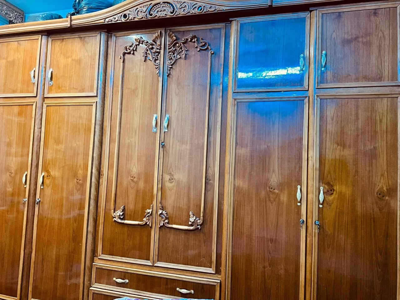 غرفه نوم نجارة عراقيه نظيفه جدا
***********
