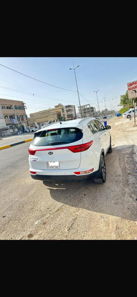 السلام عليكم 

كيا سبورتج 2018 خليجي 
نظيفة جدا ما بيها اي طخه او رصعه مكفولة كفالة عاامة من الزلخ حتى

 المواصفات 
كاميرا خلفيه بلاديه .. اللون ابيض خليجي.. حساسات امامي خلفي 
كشنات جلد وقماش بلاديه.. ماشيه 100الف حقيقي .. 
 تحكمات ستيرن .. بانزين كله محسن وسوبر فقط ماخذها على ايدي بموديله .. كلشي ممبدل بيها على
حطتها كلشي بلاد. 

طبعا تخم تايرات جديد قبل اسبوع هانكوك اصلي

مكان السيارة : بغداد / السيدية

السعر المطلوب 195  ورقة 

 للتواصل ***********
اتصال فقط
