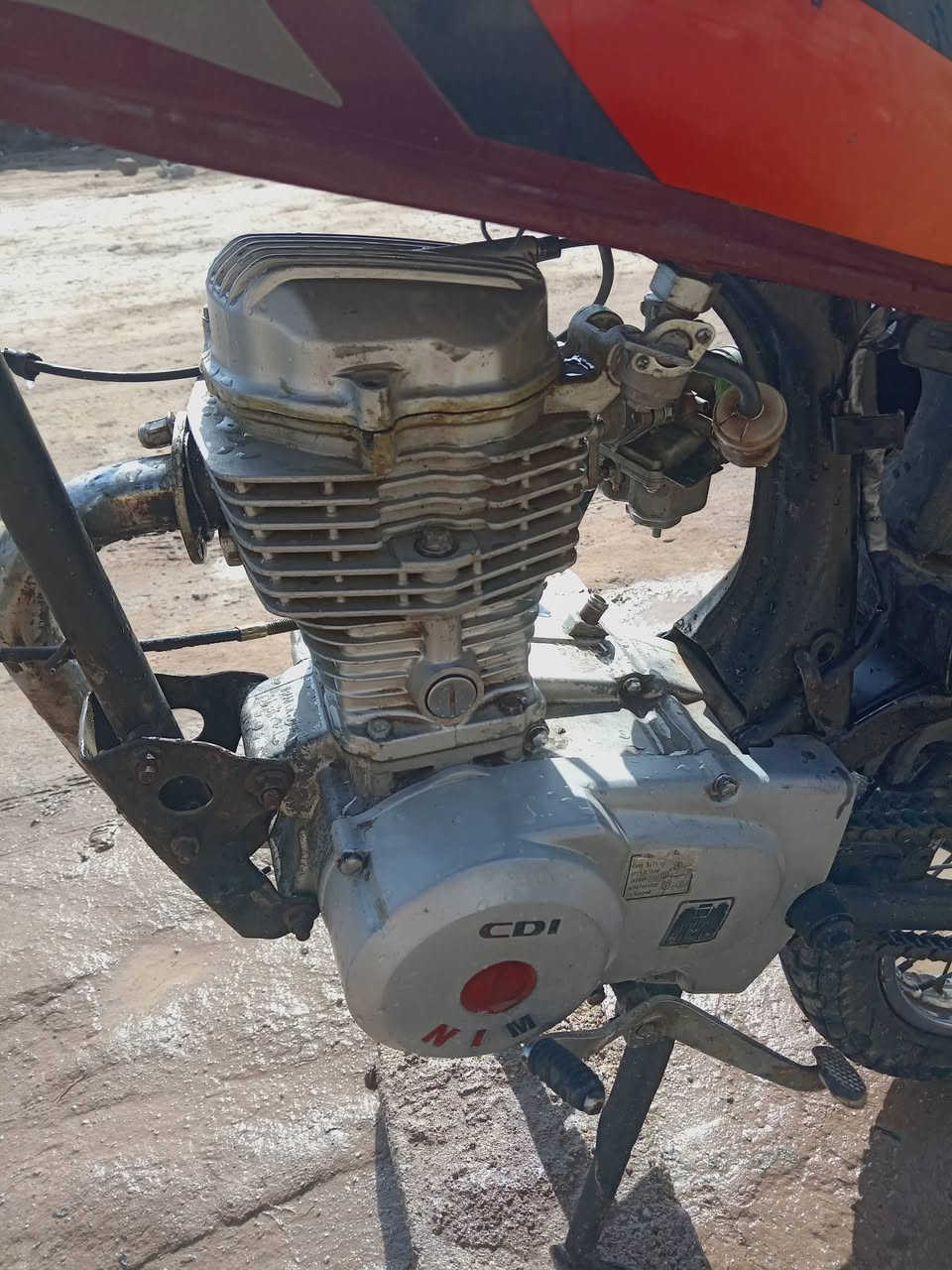 سلام عليكم دراجه كلك للبيع شغاله  سعرهه 200وبيه مجال قليل مكاني كوت قضاء الموفقيه ***********
