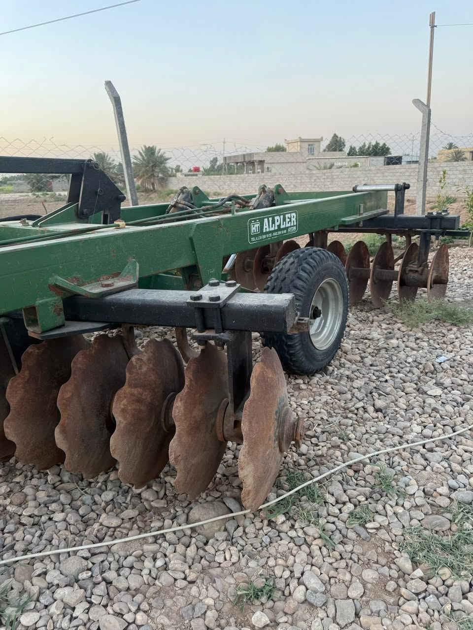 سلام عليكم 🤝
دسك البير الأصلي✅ 
حجم 24صاج وزن 2400
دبل جك نضيف جاهز للعمل 
***********واسط العزيزيه
