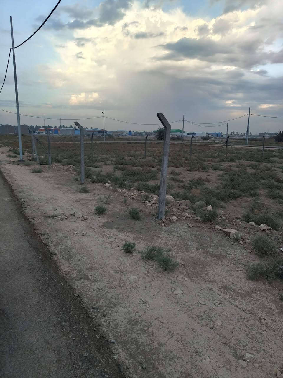 السلام عليكم قطعه ارض للبيع مجمع سماح المساحه ٤٠٠لااستفسار ***********
