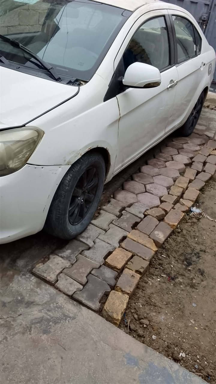 السلام عليكم سياره موديل 11 فولكس للبيع حادثه مبين بصوره محرك كير خير من الله مال كورله بيكاجو الشخص محتاج وماعندة يكمله مكلف بالنشر هزه تحويل ثاني يوم يحولك سنويه 27 رقم تلفون صاحب السياره ***********
