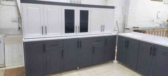 كاونتر المنيوم ابواب خشب. السعر مليون 200الف وسنك متر ونص كامل مرمر وتوصيل لحد البغداد مجاني  راسلني عالاواتساب ***********جديد العنوان اربيل
