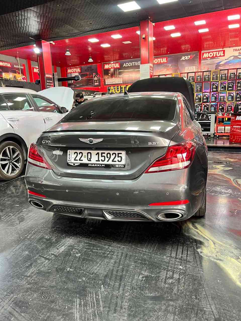 جنسس g70 2020 3.3tt 
اعلى مواصفات بالجنسس بريستيج
خمس وضعيات قيادة (ايكو سمارت نورمال سبورت كوستم)
شبه بانوراما 
عدادات ديجيتال 
تدفئة وتبريد مقاعد جلد كهربائية 
تدفئة مقاعد خلفية 
ميموري سيت للسائق 
نقاط عمياء 
حادثها بسيط جداً وموضح بالصور 
السيارة جداً نظيفة وجديدة ومعتني بيها حيل 
تايرات جدد وبولش 
سعر 190$ 
تواصل ***********
