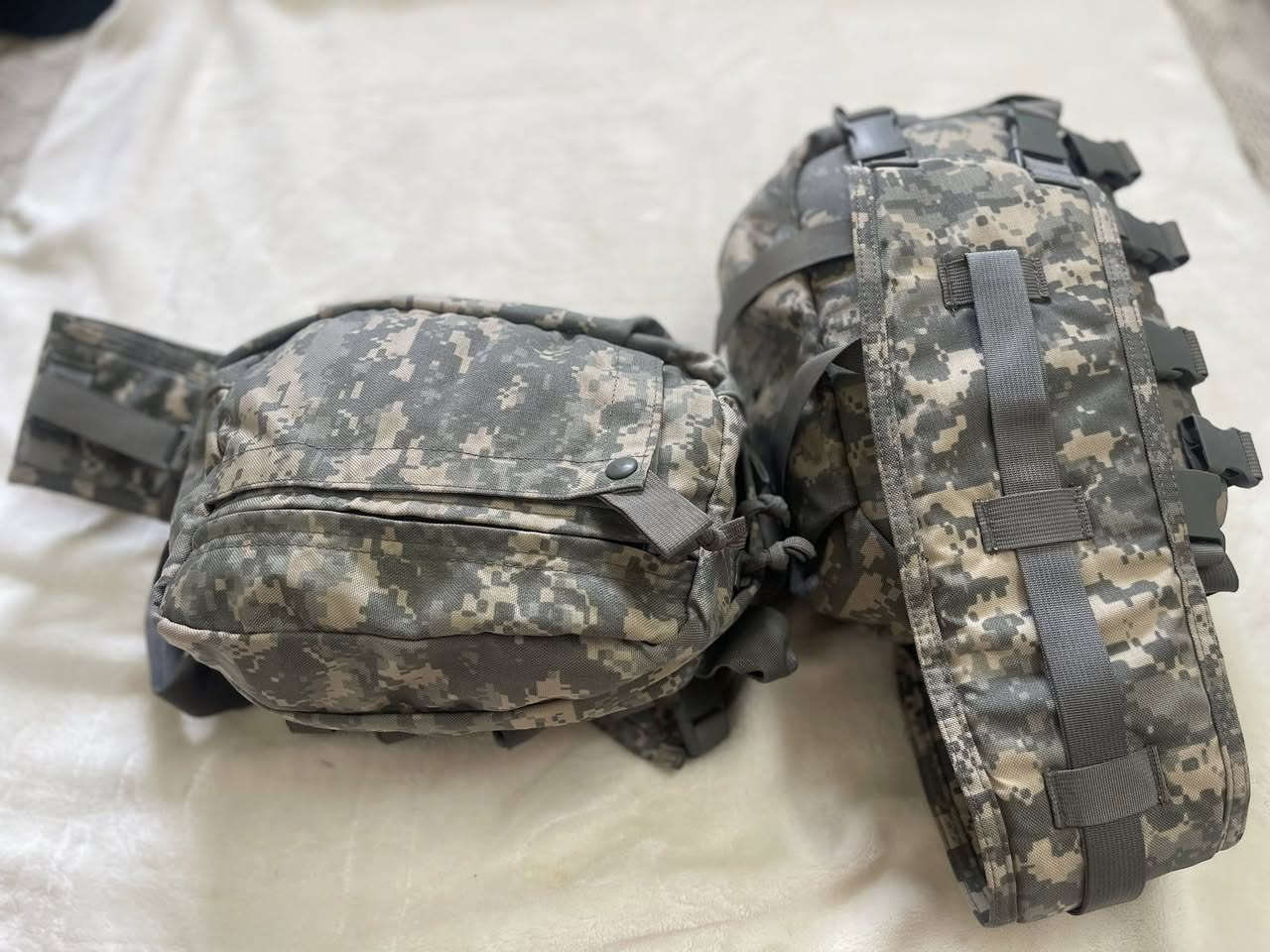 سلام عليكم جنط طبابه فارغات فقط الزيتونيه بيهه طبابه موضحه بصوره كل وحده وسعره السعر خاص وتدلل


**إذا كنت صاحب هذا الإعلان وتريد حذفه لأي سبب، رجاءا أرسل رسالة إلى الدعم الفني**