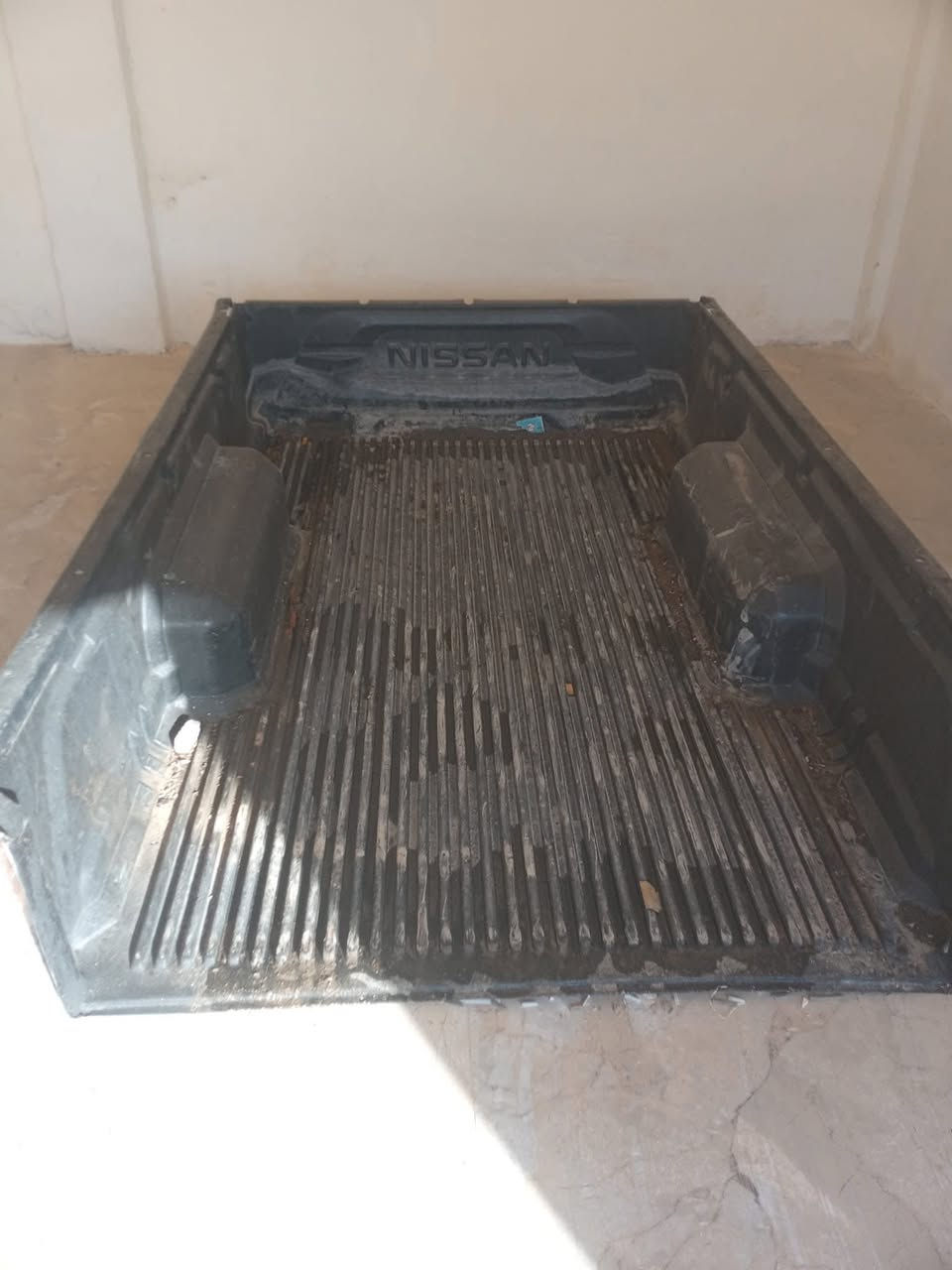 السلام عليكم غراض نيسان للبيع غلاف بدي سعره 130والسبايدر 100 والبواري20 مكاني نجف 
***********
