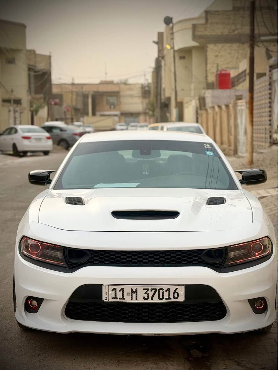 جارجر 2018 rt 5700 السياره نضيفه مواصافات الارتي المعروفه رادارات جانبية وحساسات وكامره وتبريد خلفي عليها اضافات دبات سود ودركة rpm ولدات متغيرة حادث السيارة جاملغ خلفي بدون ايرباك بجم كبس ماشيه ٨٣ ميل رقم بغداد بأسمي مكاني نجف الأشرف وللاستفسار 
*********** النجف, العراق
