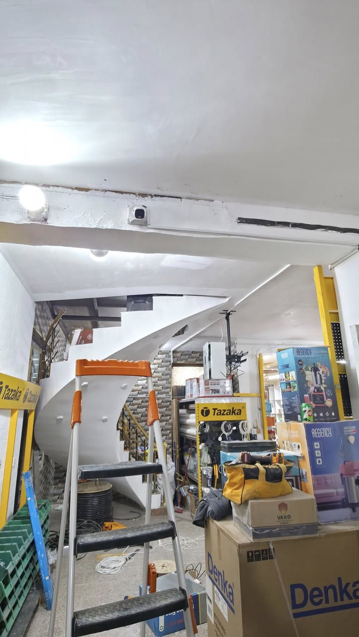 تم✅ تنصيب 🪛 system   🎥 
مكون  من 8️⃣ كاميرات ip
وتثبيت ستاند في السقف وربط بلازما 
في منطقة السريدات 
وتنصيب 📡صحن  قمر 🛰 نايل سات 
في منطقه ابو كفة 

#ابويمان
👇🏻
***********
