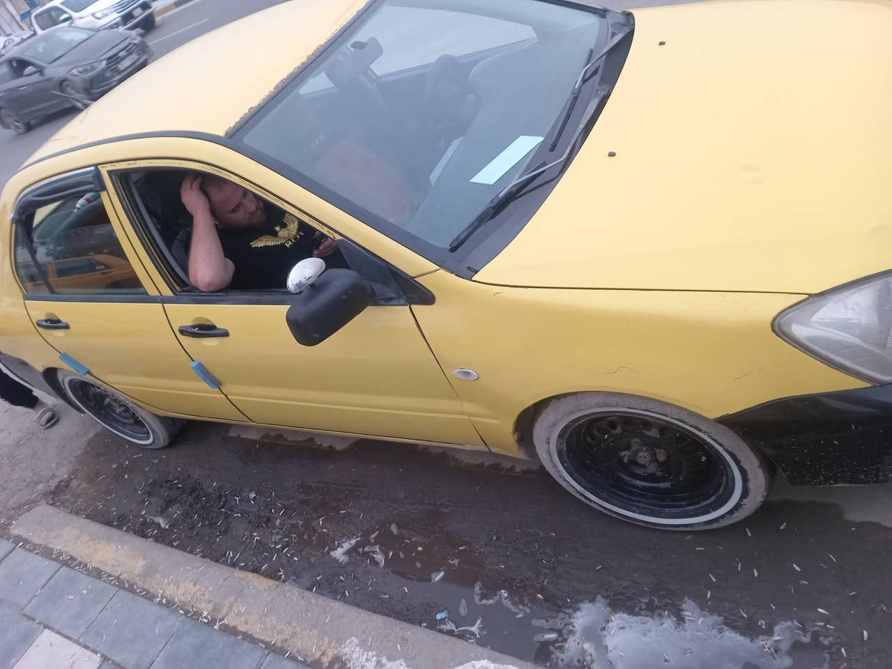 سلام عليكم ورحمة الله وبركاته من رخصت الادمن 63
لانسر موديل 11 السياره جاهزه مكفوله من ضربه قويه بيه جاملغ الكدام فقط مكينه خير من الله حجمه2000 كير خير من الله السياره بيه ملاحضات لا أكثر مكاني جسر ديالة الجديد رقمي ***********
