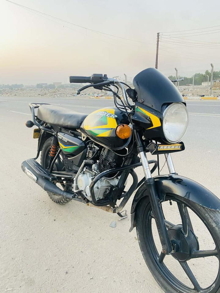 للبيع.  دراجه كامله اي نقص مبيهه. كفاله. موديل21 مكينه وشاصي. واوراق اصولي كله اصولي. كهربايات كامله سعره900 مجالهه قليل مكانهه  . الغزاليه ***********
