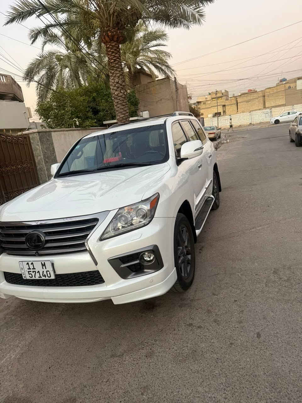 🌺🌺🌺🌺🌺🌺🌺🌺
‏للبيع لكزس LX 570 2015
رقم بغداد انكليزي بسمي تحويل ثاني يوم
السياره مكفوله كفاله عامه جديده بمعنى الكلمه ماشيه 67

——— 👇المواصفات 👇———
اللون: ابيض صدفي 
فول مواصفات ١/١ 
8 سلندر محرك 5700 
* داخل قرميدي 🟠
* لايت
*   كراسي جلد 
*   كراسي كهرباء 
* تبريد ثلج 🥶❄️
*   تدفئة تبريد بالكشن
*   ٣ شاشات اصلية 🖥
*   تشغيل عن بعد
*   جكات 
*   فور ويل
*   أنظمة قيادة
*‏ CRAWL نظام 
*   ثلاجة 
*   فول تحكم ستيرن 
*   ستيرن كهرباء
*   دبل كير ( عادي+ اوتوماتيك)
*   شفتات كير بالاستيرن
*   دبل حساس ( امامي+خلفي)
*   مرايات كهرباء (شفط)
*   لايت عدسة زنون عالي ناصي 
*   زراك لايت
*   ويل 20 🛞
*   ماشية 67 الف

* السيارة بالواقع احلا من الصور 😍❤️

مكان تواجد السيارة: بغداد - بلديات 
للأستفسار الأتصال ⬇️ ☎️
— —
***********
