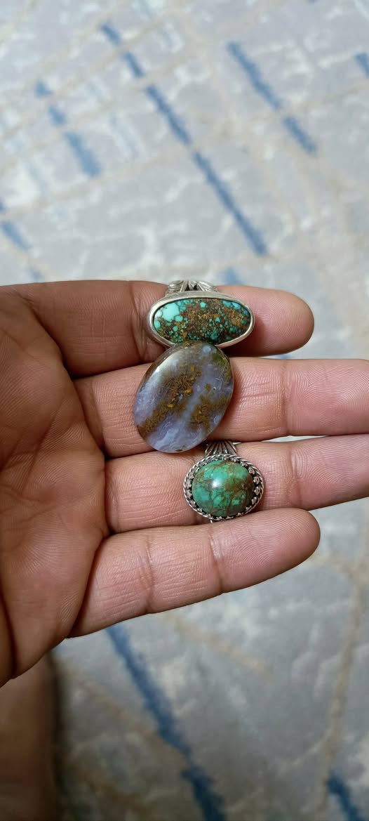 السلام عليكم 
مجموعة محابس للبيع تريد عل لغرام تريد شلعه وحده 
وعندي احجار هم للبيع بيهم بل 50 قطعه أكثر
عنوان نجف 
*********** واتساب
