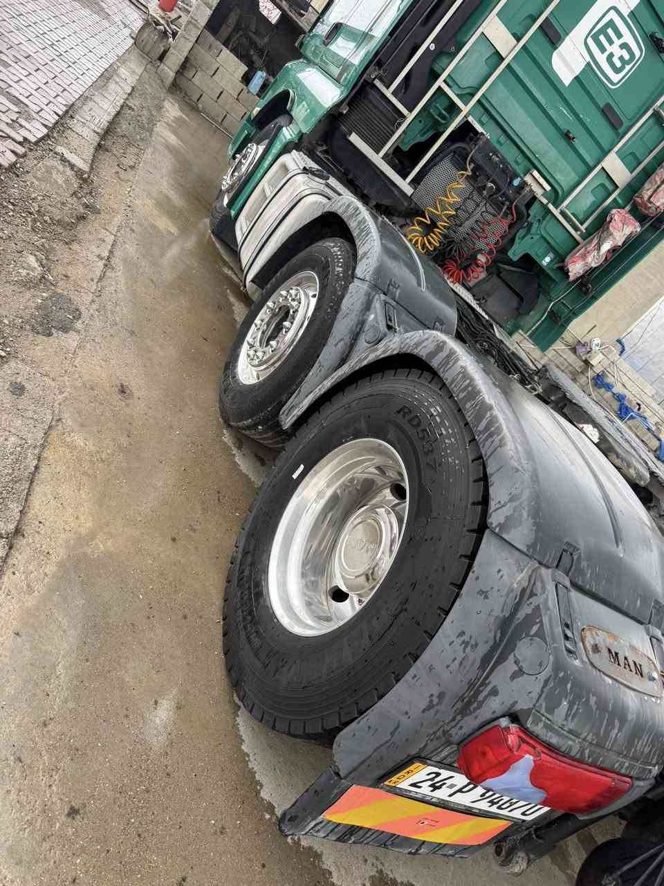 السلام عليكم 

سنكل بس راس 
موديل2016
بدون ريتايدةر
ثلاجة
تخم تايةر
ويل كرون 
حجم 440دةبل سوبةر

مكان دةربةديخان
***********
