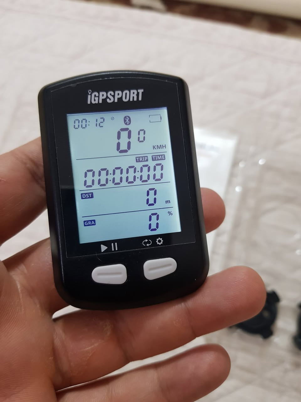 جهاز GPS خاص بالباسكل (الدراجات) من شركة iGPSPORT موديل iGS10S.
🔹 المواصفات:
قياس السرعة، المسافة، والوقت
تتبع المسار عبر GPS بدون حساسات إضافية
شاشة واضحة وسهلة القراءة
مقاوم للماء (مناسب للاستخدام الخارجي)
بطارية تدوم لساعات طويلة

باله جديد غير مستعمل بعده علية اللزكه 
🔹 
💰 السعر: 30 الف 
📍 متوفر توصيل


**إذا كنت صاحب هذا الإعلان وتريد حذفه لأي سبب، رجاءا أرسل رسالة إلى الدعم الفني**