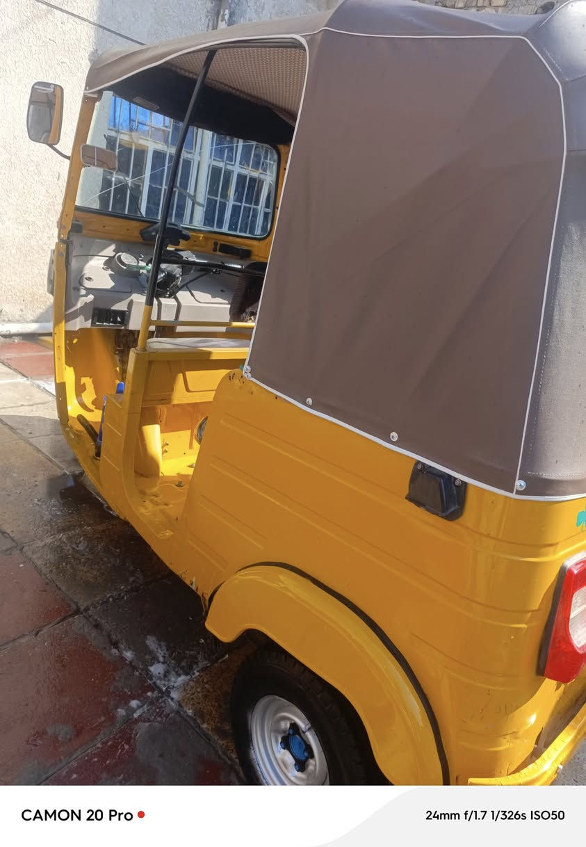 سلام عليكم شباب عيني تكتك للبيع مكاني مدينه ألصدر موديل 19شهر ال11تكتك رقم وسنويه باسمي كشر مكفول ماعدا ألدوس معمره تكتك خير من الله وكبل للشارع ألسعر 6400 ألاتصال 

***********
