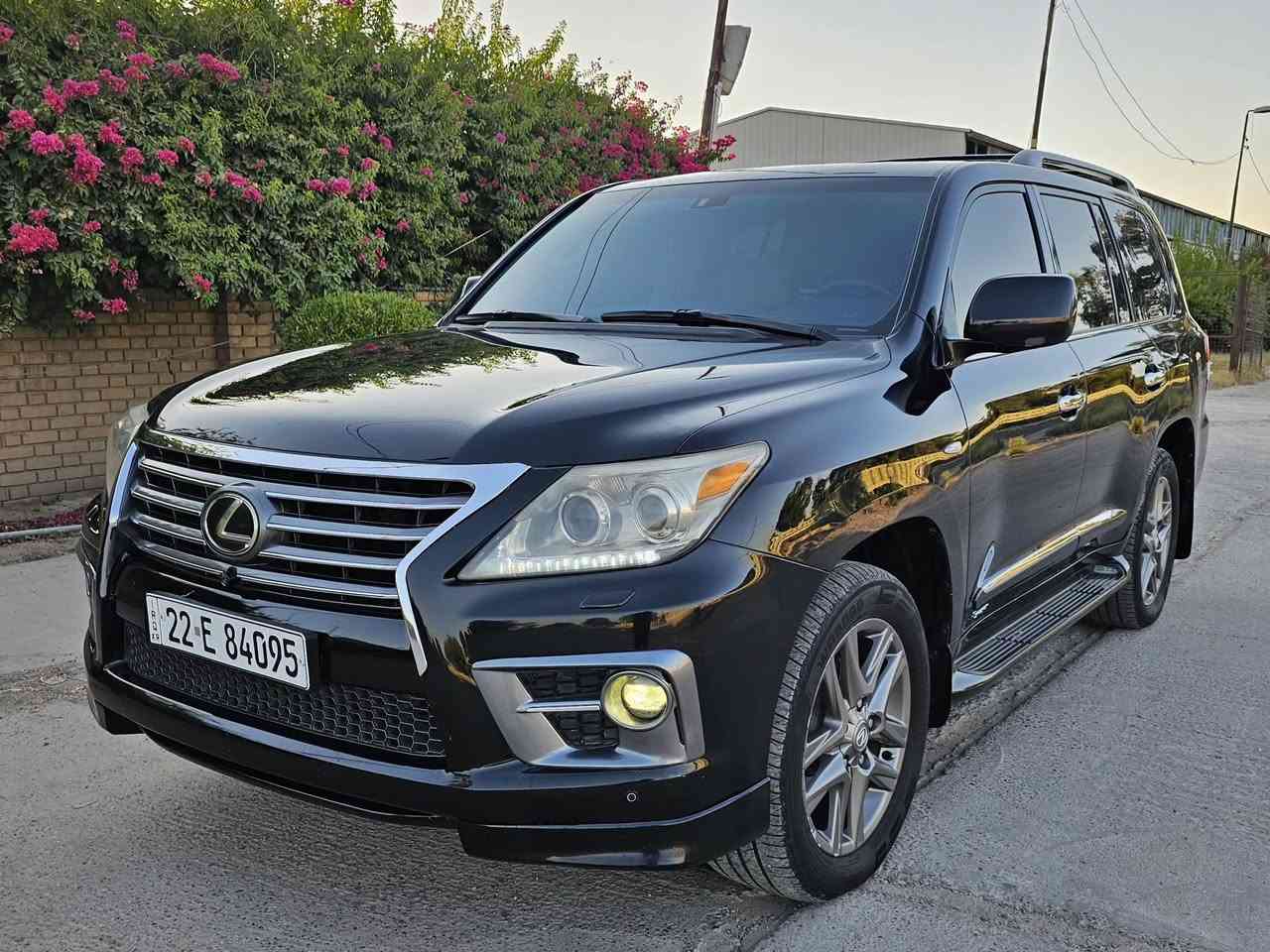 السلام عليكم
لكزز بريم اصل 
LEXUS LX570 S 
الموديل :2010 
رقم اربيل بأسمي مع كتاب تضليل  
بصمه
سلايت روف 
جكات
كراسي كهرباء 
كراسي تدفى وتبريد 
كراسي الخلفيه كهرباء + تبريد
استيرين كهرباء 

شاشات 
AUTO START
OFF
 تحكم (جهتين امامي+جهتين خلفي)
فور ويل
اشارة بالمري
مري كهرباء(شفط)
#نقطة_عمياء
لايت عدسة زنون(عالي+ناصي)  
لد أمامي خلفي
صبغ هلال خلفي وجاملغ امامي 
االسعر ٢٩٥
الاتصال ***********
