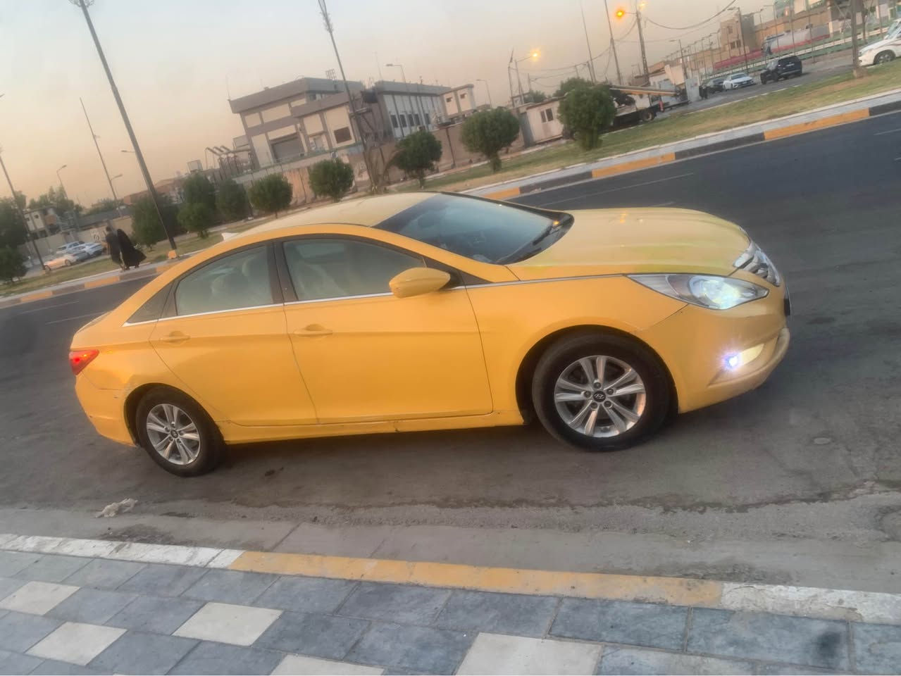 السلام عليكم 
سوناتا ١٣ للبيع او مراوس 
وارد امريكي حادثها بنيد وجاملغ ايسر
مكينة ٢٤٠٠ جي دي اي مكفول من تنقيص وتبخير
منضومة تبريد جديدة ومكفوله
داخلها عسلي ونضيف
تدفئة سياره جاهزة +تدفئة كشنات
منضومة زنون بلادي مايحاسب عليها المرور
جواها تخم تايرات جدد 
بلكات مجاول نوزلات عبوة فيت بم كله جديد
عوزها بس صدر سياره وصبغة لين بيها طخطخات 
(قماره بيها كم رصعة مال حالوب ) 
السياره بسمي شرط تحويل رقمها بابل 
ترهم مراوس حسب القناعة
***********
وتساب وشريحة فاعلة بغداد, العراق
