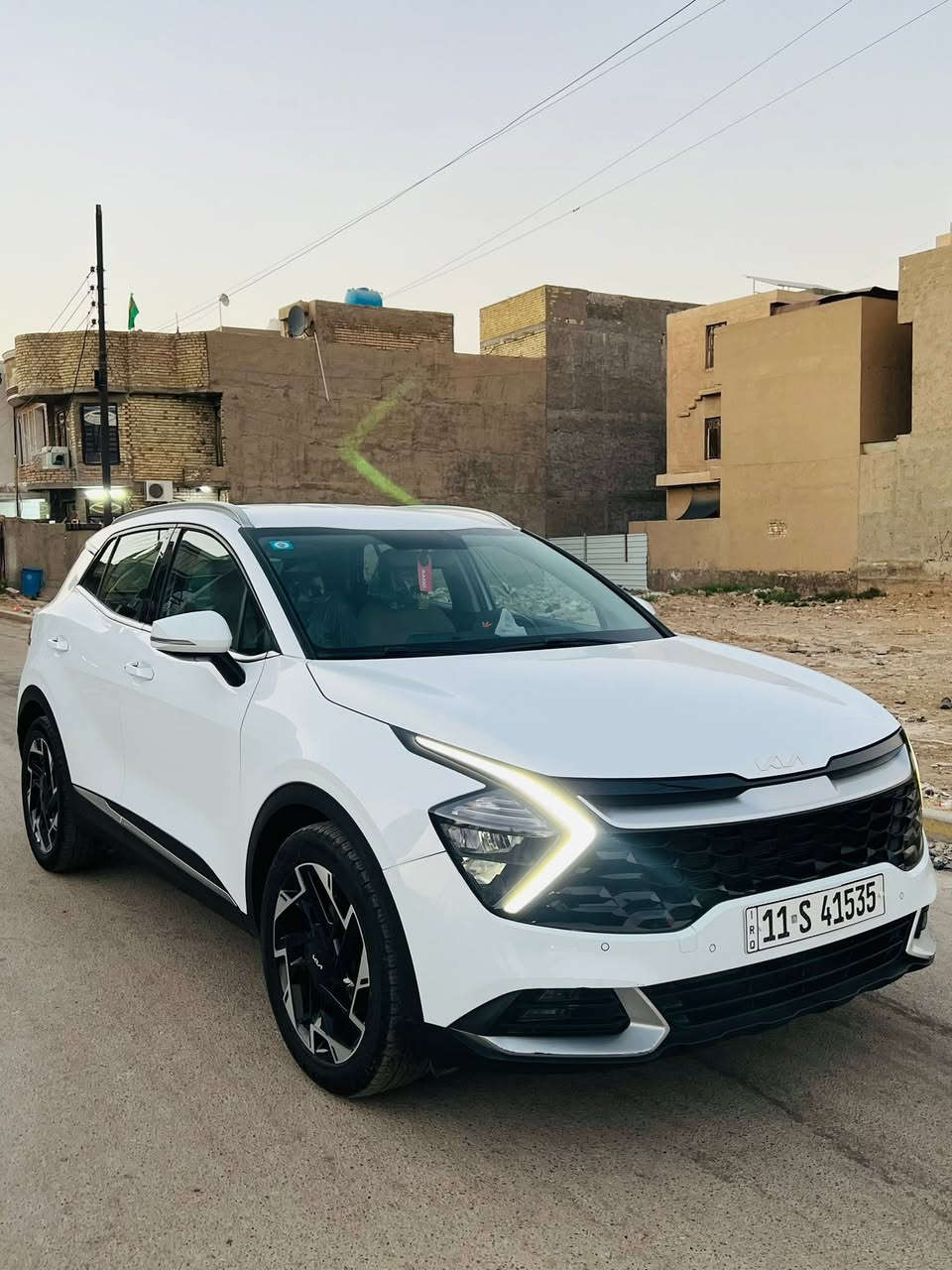 كيا سبورتج 2023 خليجي
ماشية 51 كيلو
استيراد الشركة الدولية
رقم بغداد الجديد 
محرك 2000 DOHC
بصمة  تشغيل عن بعد + ترحيب 
شاشة اصلية Apple CarPlay, Android CarPlay
حساسات امامي خلفي
كامرة خلفية HD
الكشنات الامامية كهرباء ثلالث حركات
تدفئة ستيرن و الكشنات الامامية 
تبريد قطعتين 
منفذ شحن USB مع منفذ Type-C 
منافذ شحن للمقاعد الخلفية عدد 2 Type-C
شحن هاتف وايرليس Wireless Car Charger
تايرات جديدة حجم 19 
تحكم ستيرن جهتين مع شفتات سرعة 
مانع انزلاق مع اوتو هولد مع مثبت سرعة  Cruise, Auto Hold, ABS
اربع انظمة قيادة Smart
اشاير بالمري +المري شفط
السعر $ /208ورقة بي مجال 
سياره مكفووله كفاله عامه  ماعده رصعه مسحوبه 

مكان السيارة الغزاليه
شراي يتصل***********

