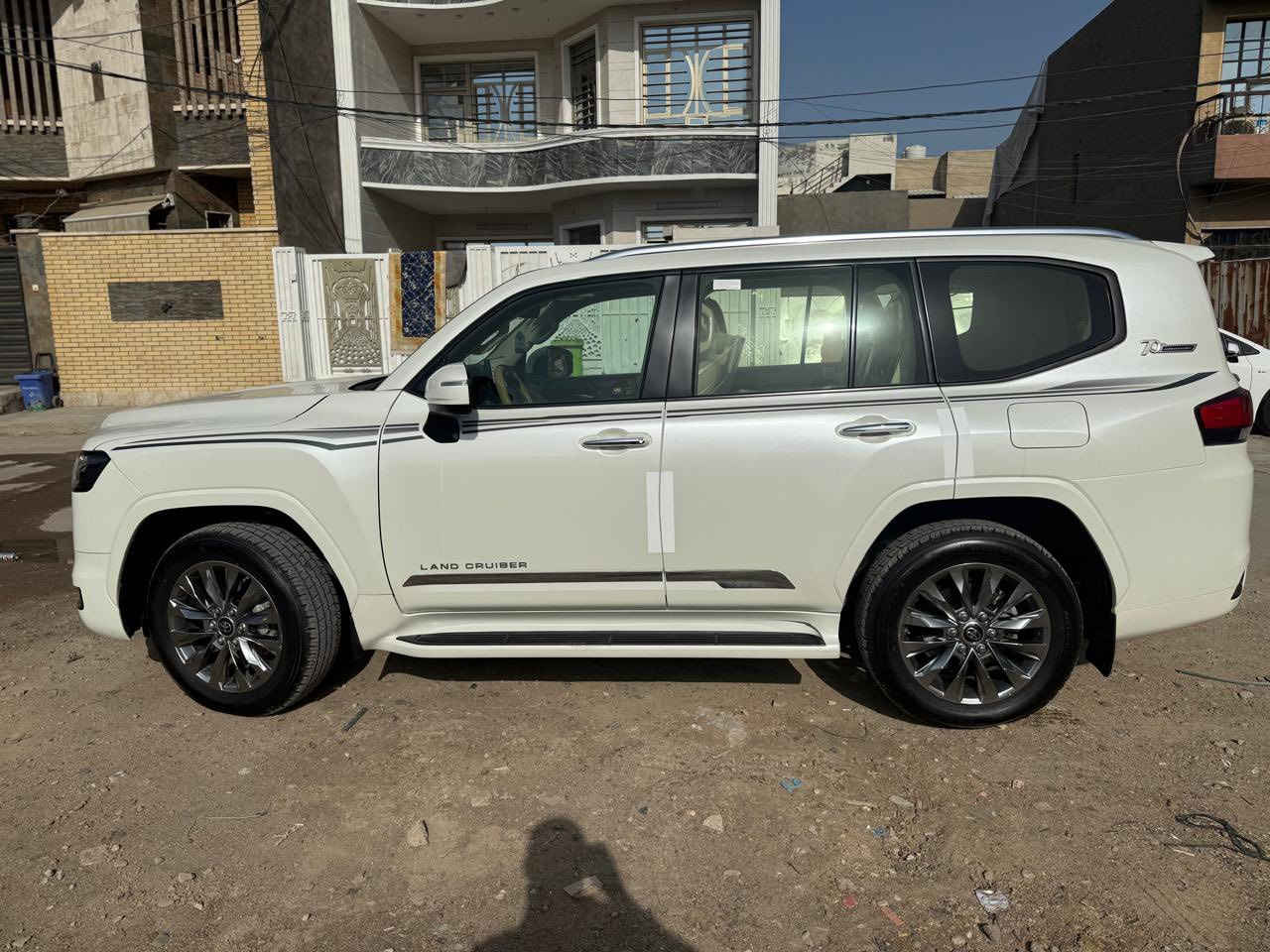 السلام عليكم لاندكروز ساس اصل ام الضمان موديل 22 تطبيق 3شاشات فول مواصفات ماشية 37حقيقي السيارة جديدة على وضع الوكالة هزة ورقم وسنوية جديدة باسميبيهة بارد جداً بسيط بين الحاملغ وباب الصدر وصورتة ناشرهة عدا هذا كفالة عامة العنوان الدورة حي اسيا ***********
/***********
