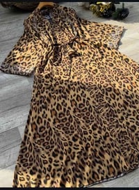 دشداشة كشمير • تطريز ناعم • مقاسات 2XL-5XL