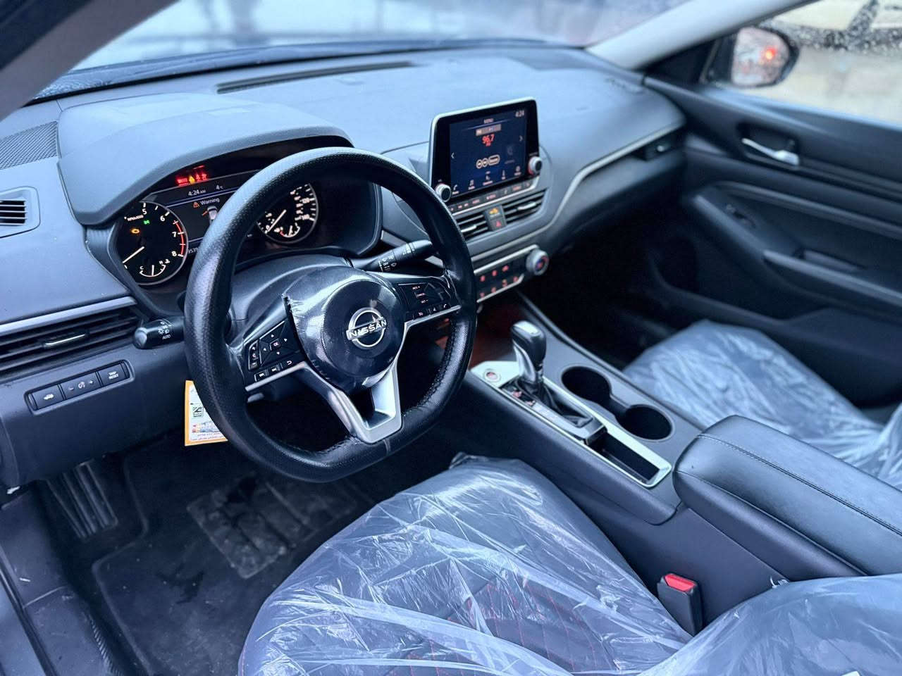 S 2020
50 هەزار مایڵ ڕۆشتووە
تەنها بۆنید بۆیاخە 
لایت و ویل کراوە بە SR 2024
زۆر خاوێن و جوانە
بە شەرتی گێڕ و مەکینە و کارەبایی
١٤٦ وەرەقەو مەجالێکی کەمی تیایە
*********** السليمانية, العراق
