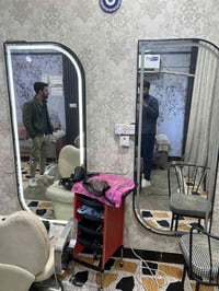 مرايات للبيع الرتفاع ١٧٠العرض ٧٠ لد شغال السعر ١٧٥وبيهن مجال 078724303...