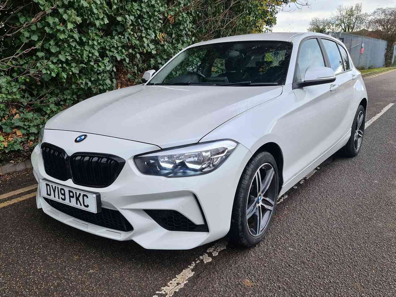 BMW 118i Competition front bumper 
2019,
1.5 litre Petrol, 
Manual, 
37000 Miles only,
Long MOT, 
Cat s,
Sta Nav, 
Very Clean Throughout, 
Viewing welcome in Southall UB2 Southall, Middlesex


**إذا كنت صاحب هذا الإعلان وتريد حذفه لأي سبب، رجاءا أرسل رسالة إلى الدعم الفني**
