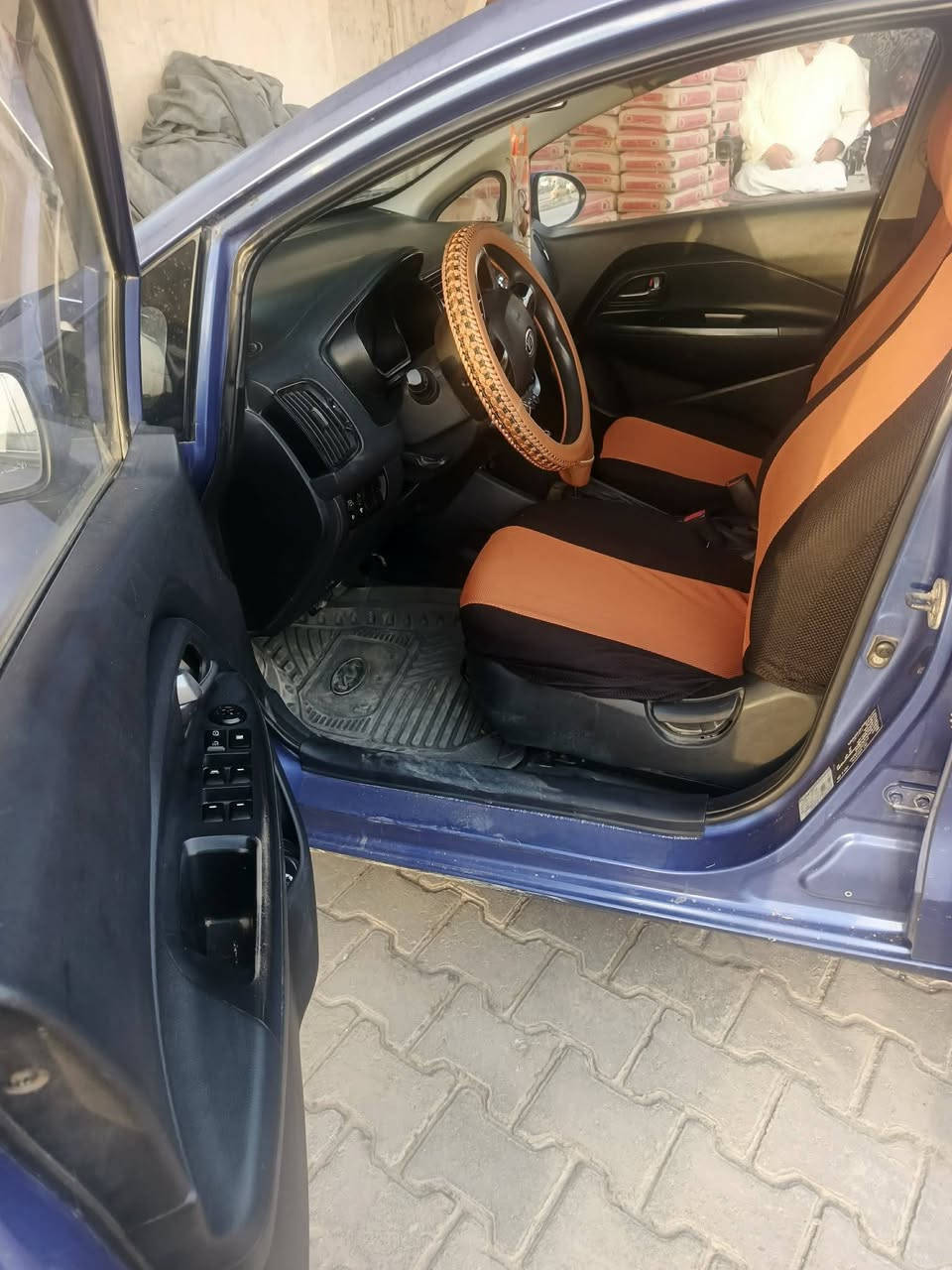 كيه ريو للبيع محرك ١٦٠٠ خليجي رقم قادسيه بسمي مكان ديوانية سونار موضح السعر ٨٥ ***********
