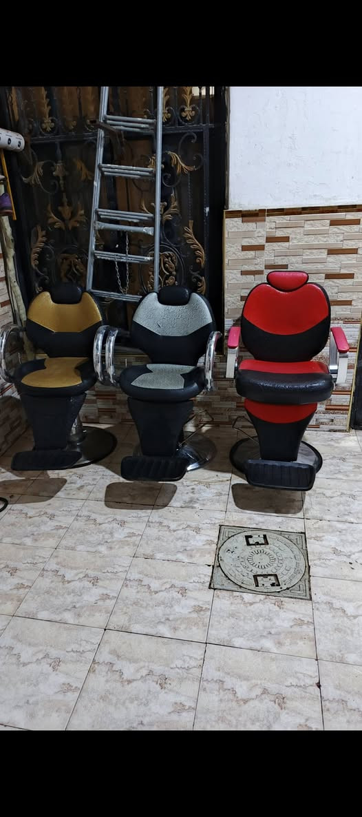 سلام عليكم كراسي البيع فول شغل ونظافه مكاني البصره الحيانيه***********
