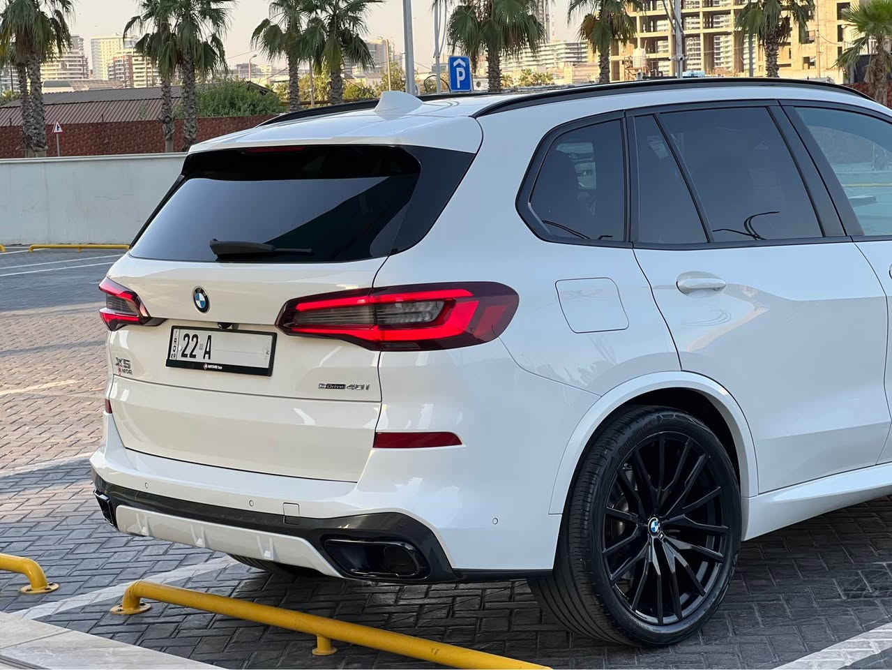 BMW x5 ( M باكيج بيلادي ) 2021
سيارة وارد الامريكي سيارة ماشية 44 الاف ميل 
سيارة ستة سلندر محرك  3000 تؤربؤ
سيارة فول مواصفات داخل عسلي بيلادي تشغيل عن بعد  
حادث سيارة بونيد باب سايق صبغ اربارك ستيرين بردة بس
سيارة مابيها اي مصرف سيارة حيل نظيف 
للاستفسار سعر سيارة اتصل بينا
☎️📞 *********** wahstup أربيل, العراق

