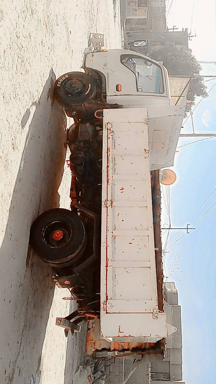 السلام عليكم سياره للبيع ماكينه وكير واكسل فوزه***********حله بابل
