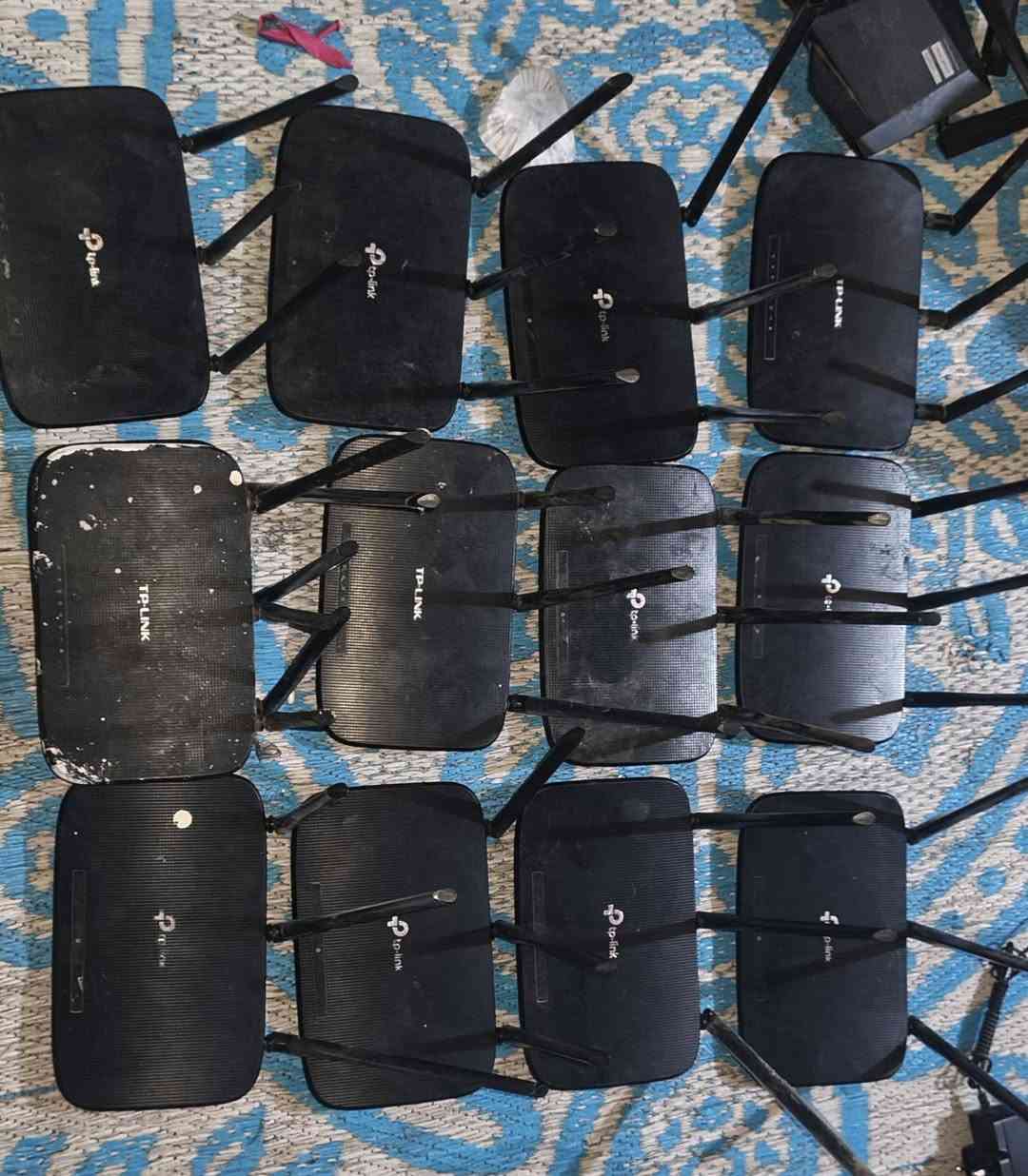 للبيع روترات 
عنواني بغداد توصيل موجود 
***********
