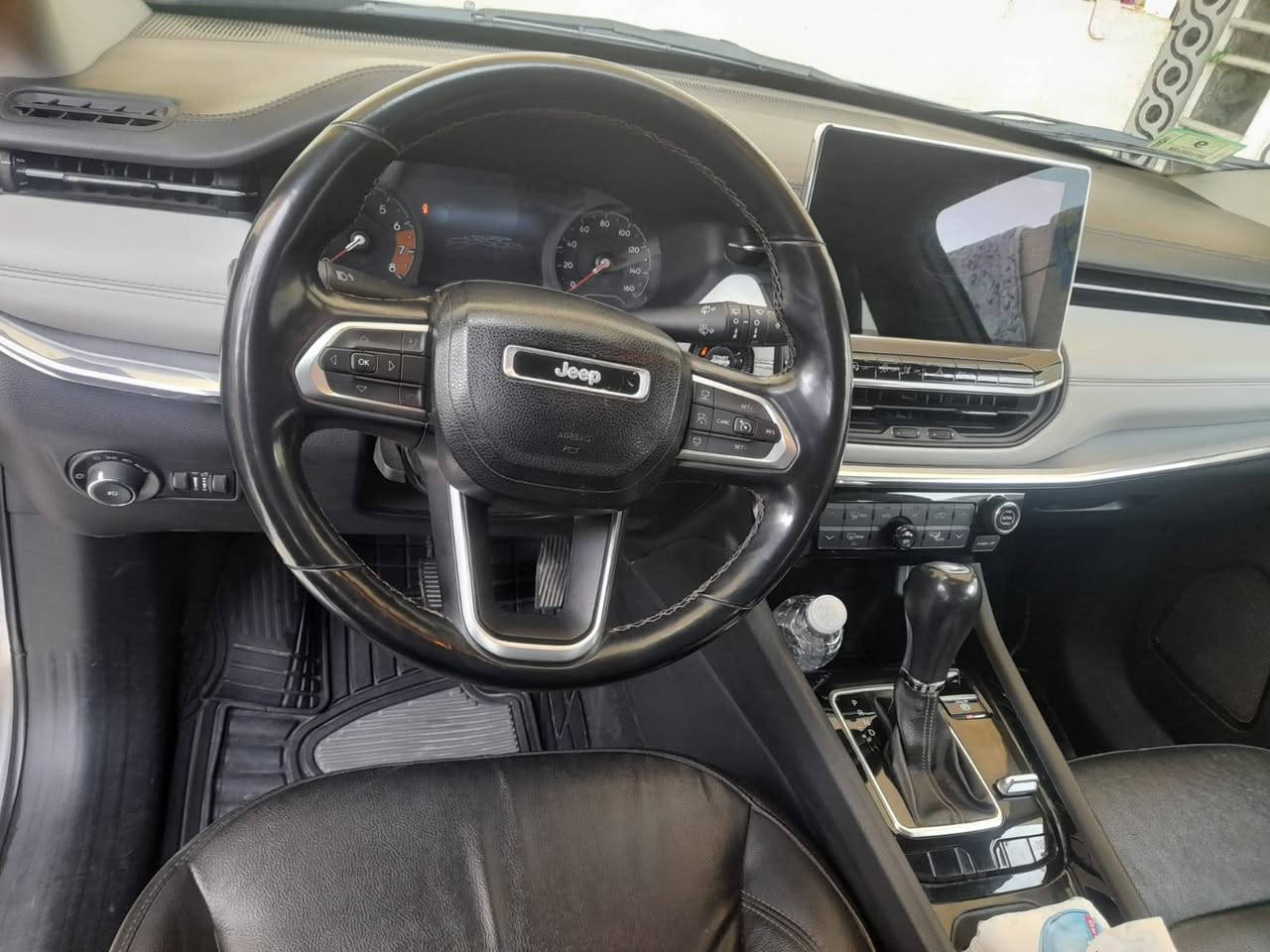 جيب كومبارس ٢٢ حادث جامغ ودعامية بدون دواخل ضربة خارجية .السيارة رقم ادهوك بسمي سنوية ٢٩. مكان السيارة ميسان . السعر ١٦٠ وبي مجال بسيط 
***********
