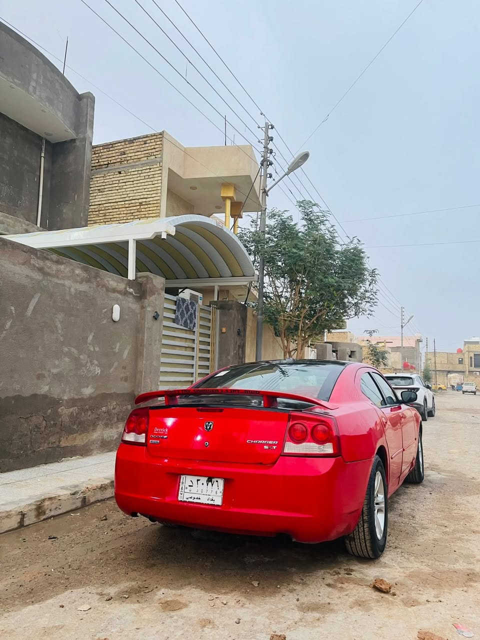 جارجر موديل 2009 السعر 90 بيه مجال
مكينه 3500 اصلي 
تبريد ثلج ويل كب وطخم تايرات جديد صبغ حزام حجره بدون دواخل بدون شواصي بدون ايرباك ابيع صبغ عام سياره حيل نظيفه وجاهزه 
رقم بغداد تحويل سنويه لل28 
مكان السيارة ميسان 
للاستفسار ***********
***********
