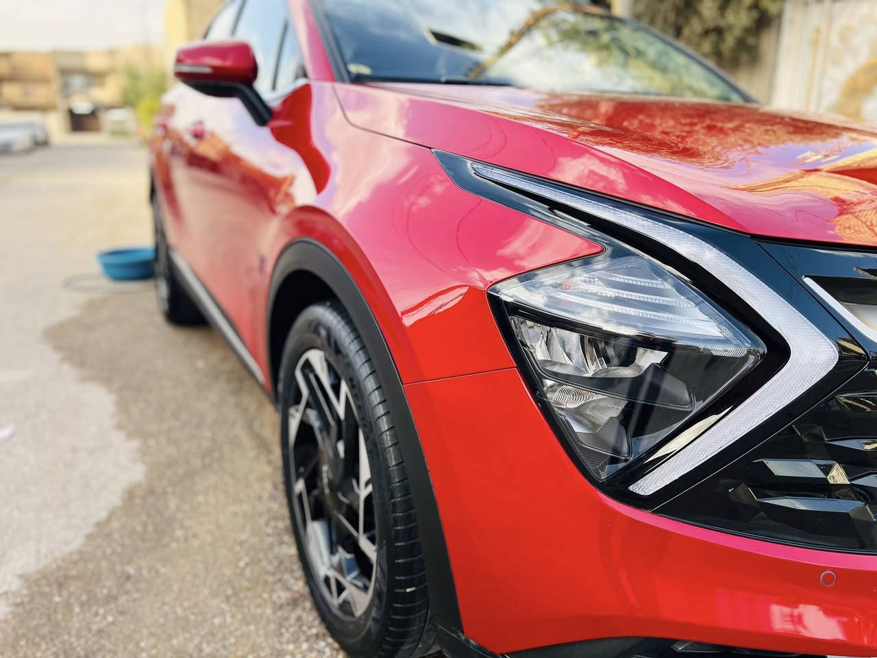 كيا سبورتاج 2023 خليجي
 اربيل شركة  NlM فول السيارة ومعروفه مواصفاتهة 
ماشيه ٤٣ الف كم
بيهة نص دعاميه صبغ بدون حادث اثر شخوط 
وبيهة الجاملغ وباب السايق عله كد شبر BDR

مواصفات 

✅بصمه تشغيل وابواب ✅وصندوك ذكي كهرباء

✅دخول ذكي

✅انارة ترحيب

✅كشنات تدفئه تبريد + تدفئه استرين 

✅عداد إلكتروني

✅شاشة جبيرة 

✅ويل ١٩ 

✅لايتات زينون

✅كشاف ضبابي 

✅مري شفط وكهرباء 

✅تبريد قطعتين 

✅تحكمات استيرن

✅حساس امامي وخلفي

✅٤ وضعيات قيادة 

✅مساعد نزول منحدرات

✅شفتات استيرن 

✅شاحن لاسلكي

✅تشغيل عن بعد 

✅كشنات امامي كهرباء

✅اسبير بحال الوكاله منازل 

رقم اربيل الجديد باسمي سنوية + تحويل ثاني يوم 

سيارة كلش نظيفة ومال جناي وبل عافية عل ياخذها مقدماً 

وسعرها 215 وبيها مجال 

***********
***********
مكان سيارة بغداد
