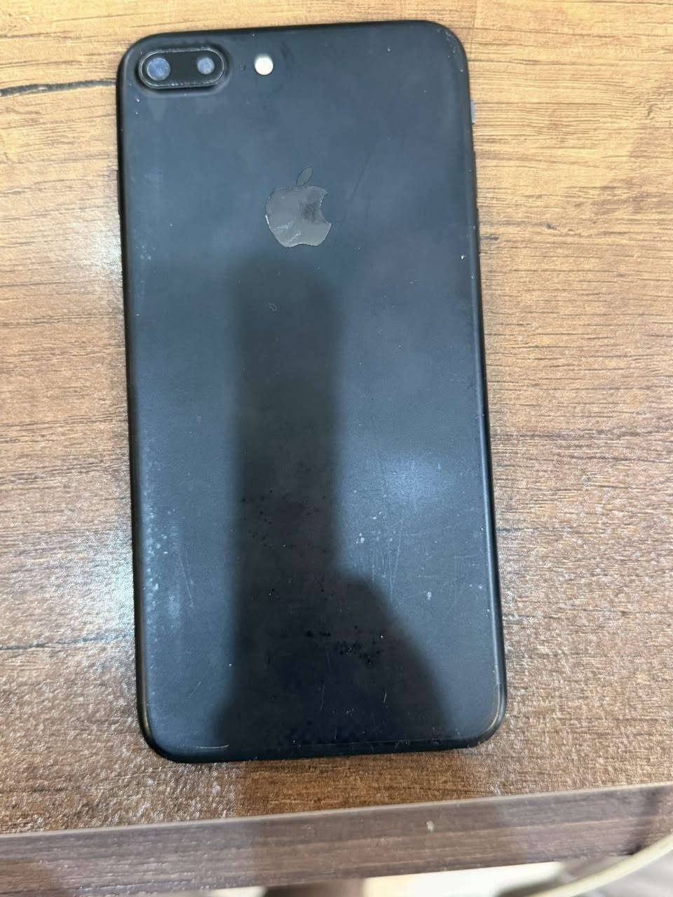 السلام عليكم ايفون 7 بلاص للبيع ذاكره 128 التلفون نظيف كلشي بي شغال باستثناء الكامره الخلفيه فقط  متشتغل فقط  اما الكامره  الاماميه شغاله الباقي كله شغال سيم كارت شغال بصمه تشتغل  بطاريه مبدله ايضا اصليه  السعر 70 الف 
رقمي *********** موجود واتساب ايضا
