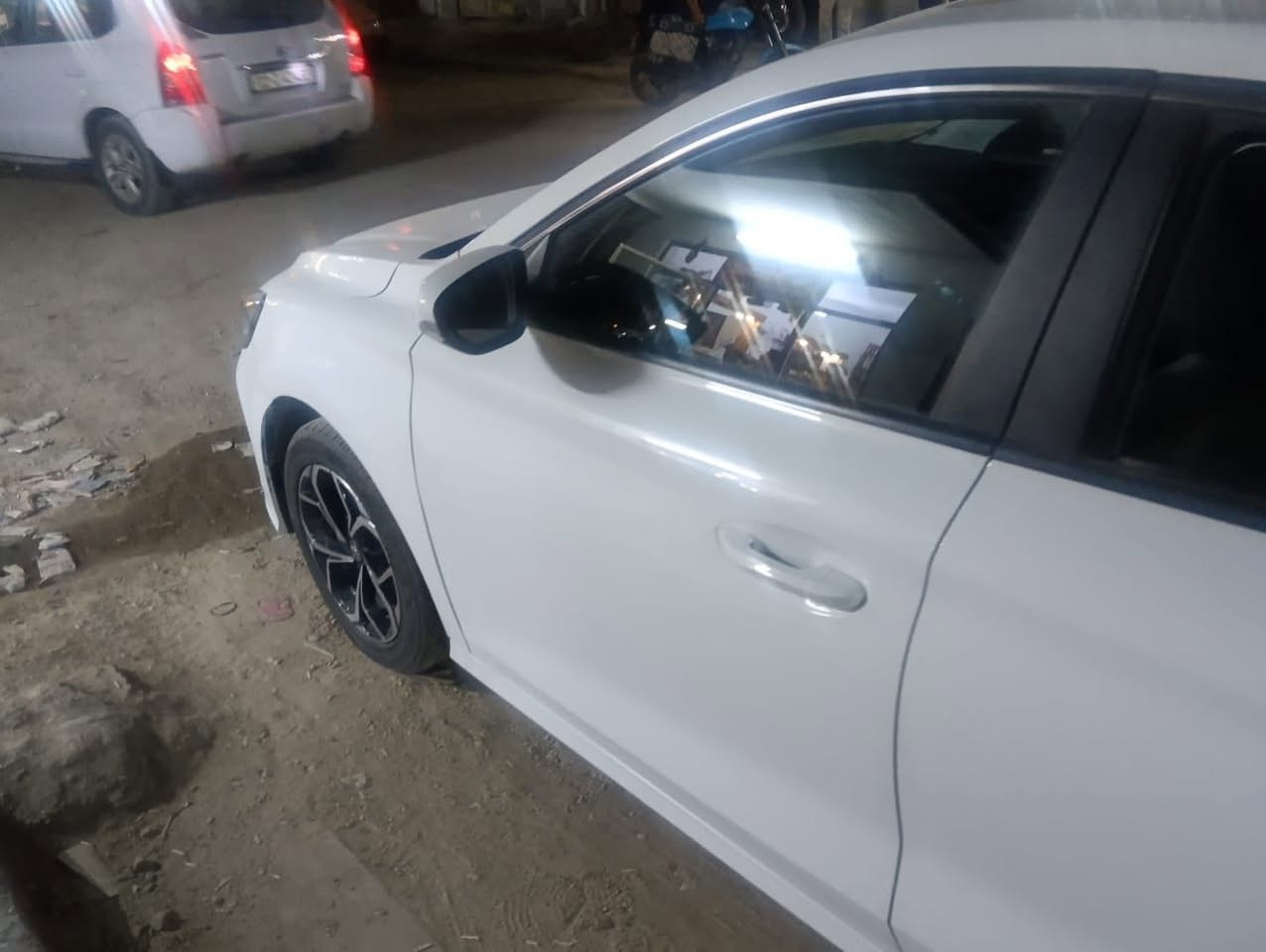 السلام عليكم 
ام جي جتي للبيع 
موديل 2024
مواصفات السياره شاشه وكامره و حساس خلفي كشن جلد سلايد بصمه بريك بصمه و تحديد سرعه اوتو هولد فول مواصفات السعر 99بي مجال للطيبين سنويه و هزه كله جديد شرط تحويل مكان السيارة بغداد سونار سياره موجود بلنشر
سياره مال بيت 
للاستفسار ارقم  خاص بي واتساب خاص هم مفتوح اتصل تدلل
***********
‭0781 119 3793‬
