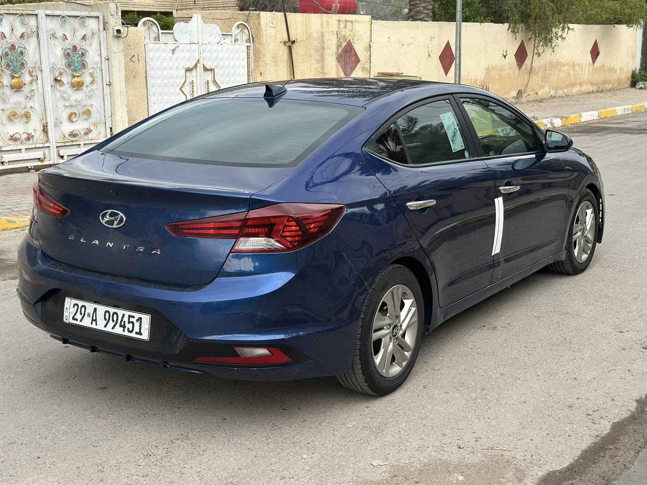 السلام عليكم للبيع الانترة 2019 وارد امريكي حادثها جداً خفيف بدون دواخل فقط رش 
سونار موجود بنهاية الصور 
مكينة 2000 دوش 
نص فول 
حدادية 100/100
رقم واسط تحويل مباشر 
شاشة جبيرة مانع انزلاق رادار امامي حساس خلفي ردار بل جوانب كامرة خلفية 
السعر 117وبيها مجال 
للاستفسار اتصال ***********
