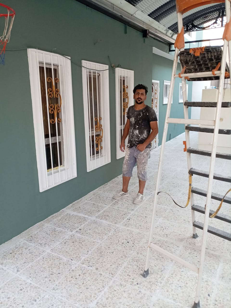 صلاح الصباغ ***********
