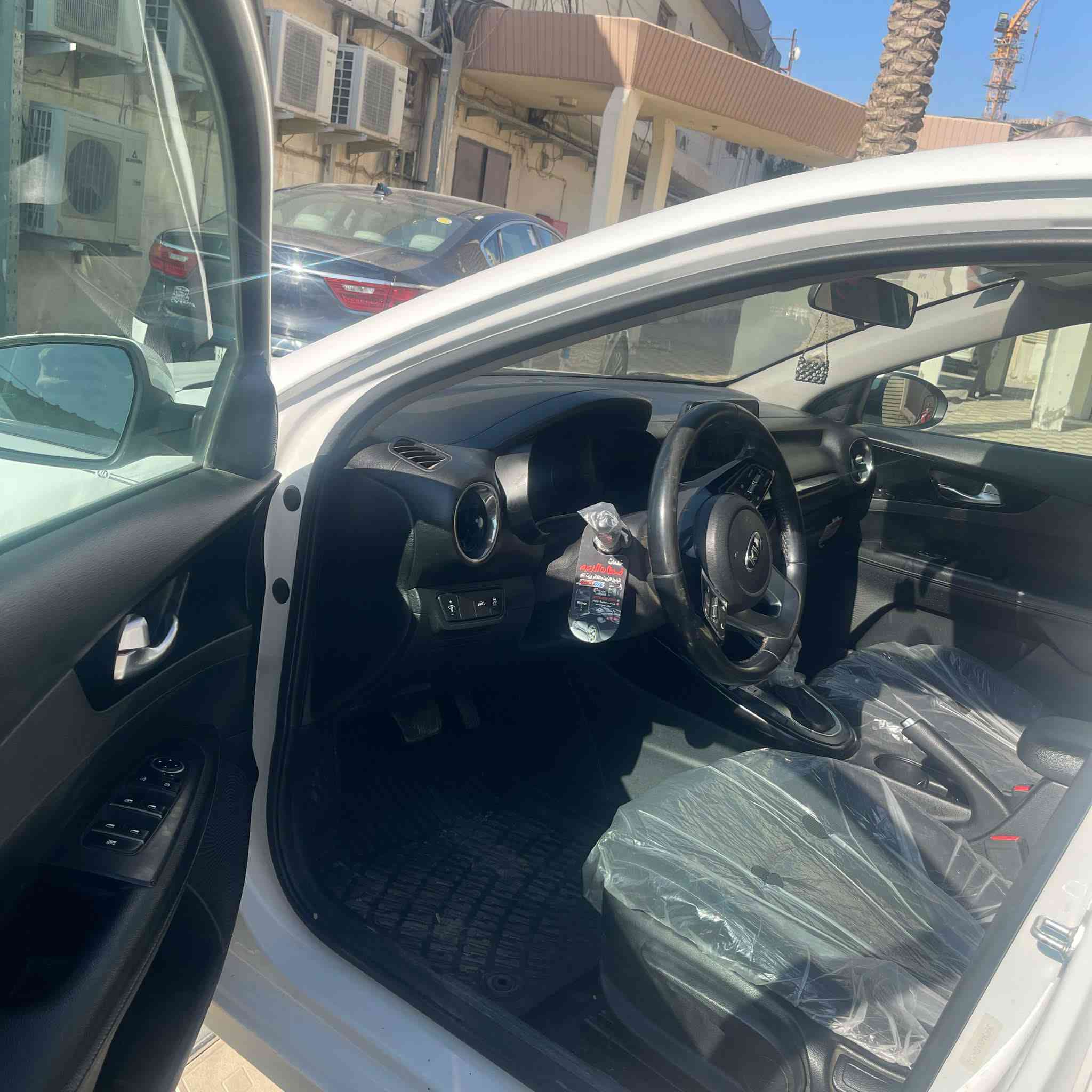 للبيع فقط فورتي موديل 19
ماشية 35الف 
بسمي سنوية لل30 
امريكي مكينة الفين دوش حادثها بنيد فقط وسونر مرفق بل منشور 
مكاني بغداد البياع سعرها123بيها مجال بسيط 
سيارة تراي كير مكينه وتبريد جدد
لاتصال ***********
