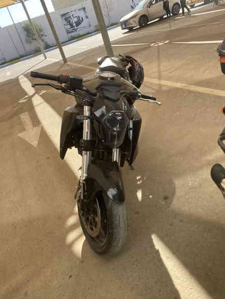 سلام وعليكم دراجه بنيلي إيطالي حجم محرك 600cc دراجه زيرو 0️⃣ ماشيه ألف منزلها من شركه عجله الخليج 4سلندر مديل 21بس طالعه بل 25ما اطلع بيها عايفها بل بيت دراجه قطره تيب مابيها ترايك وين ماتريد حمااوه أنسى دراجه مكفوله آيبي إس نقصها كزوز فقط مكاني بغداد الحسينية مال راشديه سعرها 45$تحويل ثاني يوم رقمي ***********واتساب متواجد
