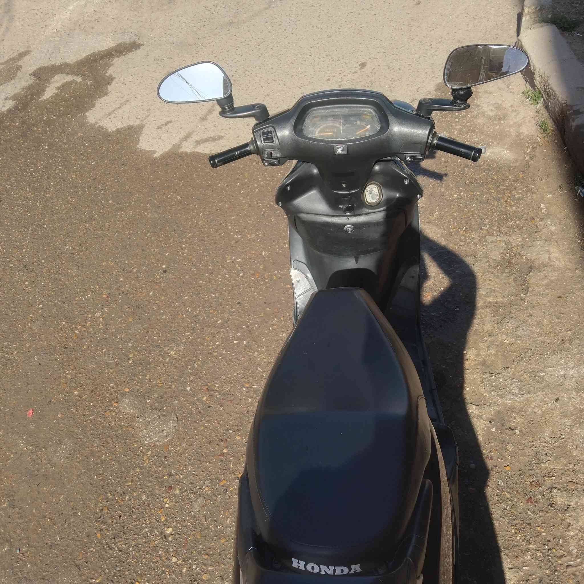 سلام عليكم دراجه سبيسي معروضه للبيع مكاني بغداد الزعفرانية السعر 500 رقم التلفون ***********
