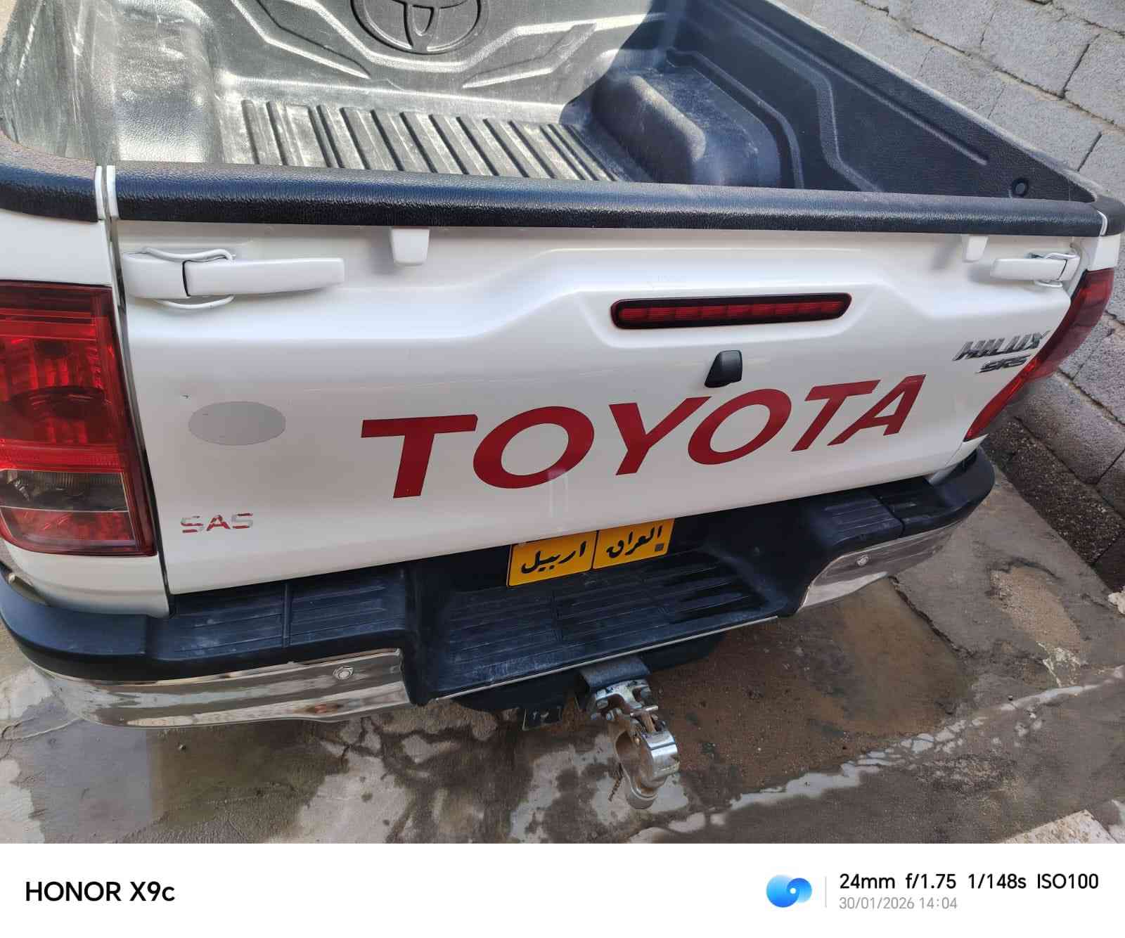 السلام عليكم هيلوكس موديل 2021 اوتماتيك مكفولة من كلشيء بيها بارد قليل باحد البيبان موقع السيارة البصرة الشعيبة رقم صاحب السيارة ***********
