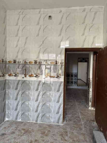 السلام عليكم 
مشتمل للبيع حي الشهداء قرب مدرسة الاعظميه طابق واحد مساحة ١٢٥متر ارضيه كاشي بناء طابوق سعر ٨٠ مليون وبيه مجال للإستفسار ***********او***********
