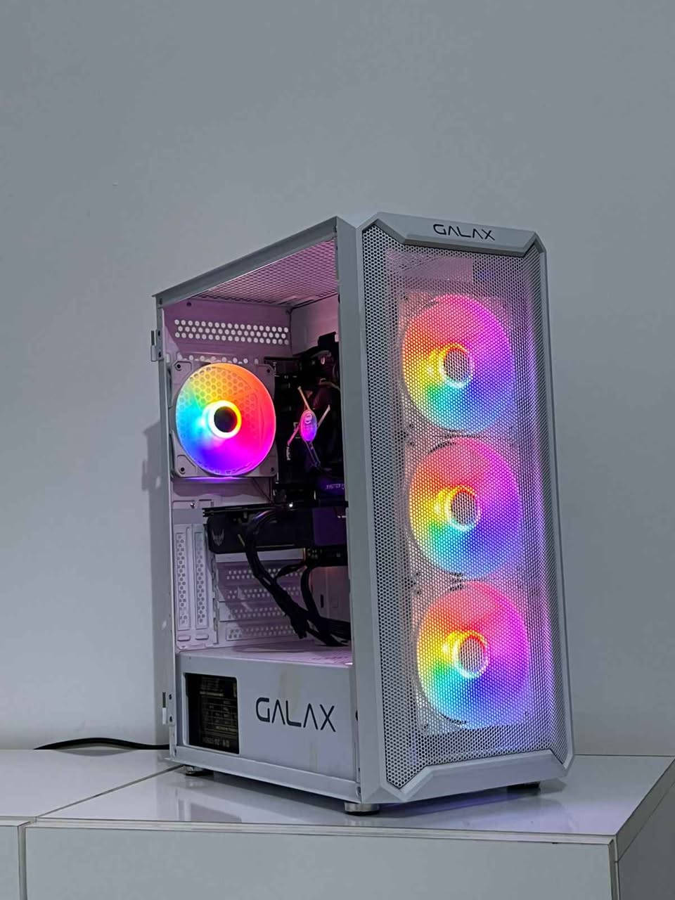 سيتاب كامل

موصفات:
CPU: Intel I5-9400f
Ram: Corsair 2 x 8gb DDR4
M.B: Asus
Storage: 512gb NVME
GPU: ASUS GTX 1660 SUPER
PSU: 1850w Gold 80+
Case: Galax + 4 RGB

شاشه Lenovo 60hz
Keyboard
Mouse
Mouse Pad 
Headphones
كيبل مالت بور 2
Hdmi x1
Wifi

متوفر توصيل جميع محافظات العراق 
تواصل واتس اب (***********) كربلاء, العراق
